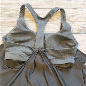 Under Armour Tops - Under Armour Tank with Built-In Bra Under Armour Tops - Under Armour Tank with Built-In Bra